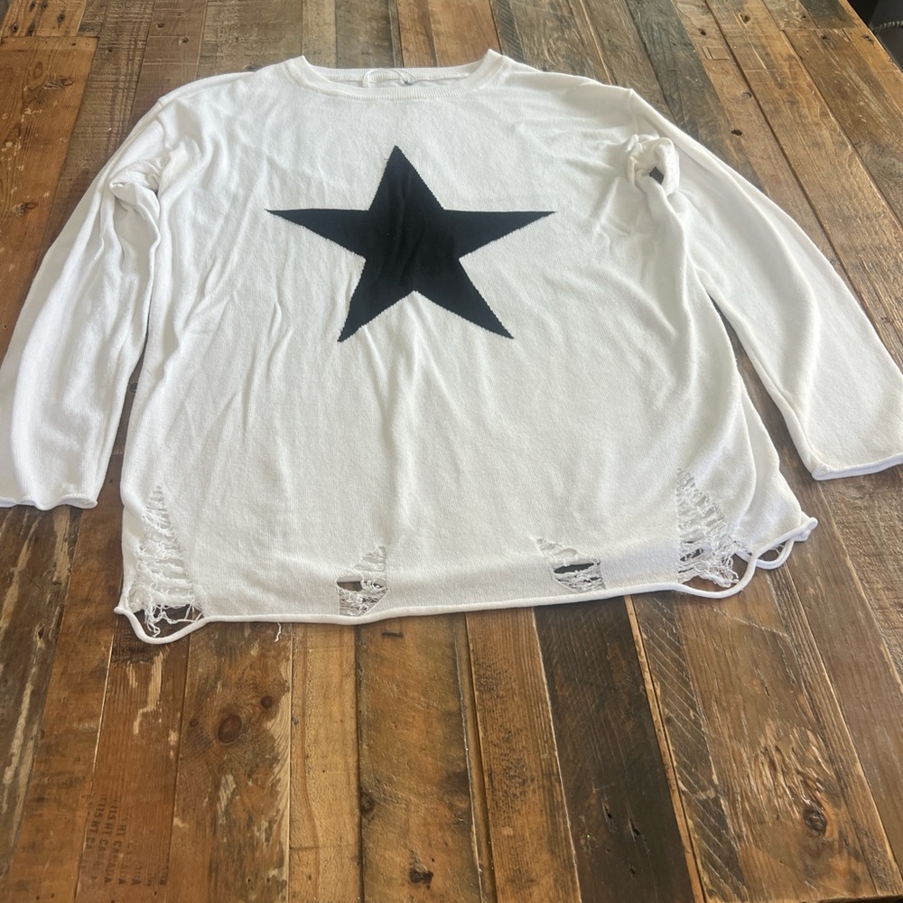 White Star Graphic Lightweight Sweater - Picture 2 of 6